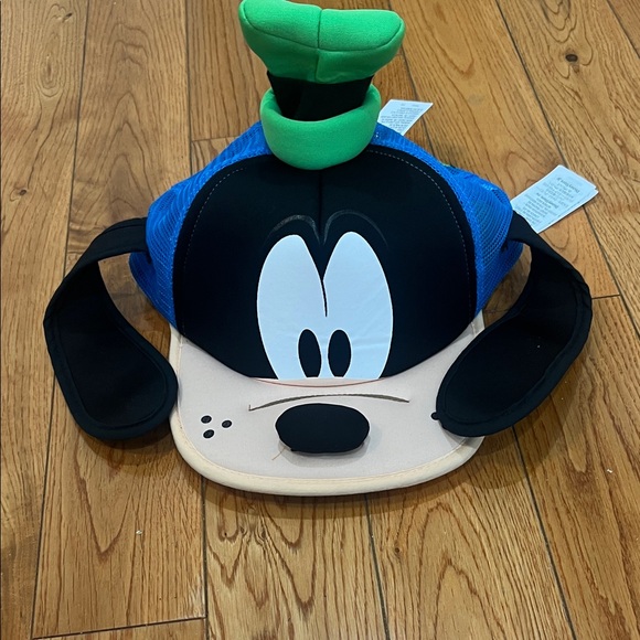 NWT Goofy Disney Parks Character Hat - Picture 1 of 4